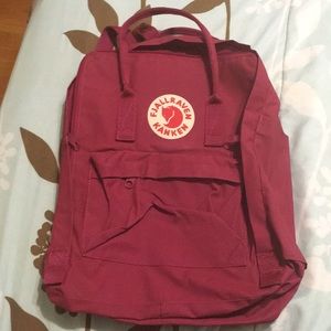 Fjallraven Kanken original backpack ‘plum’